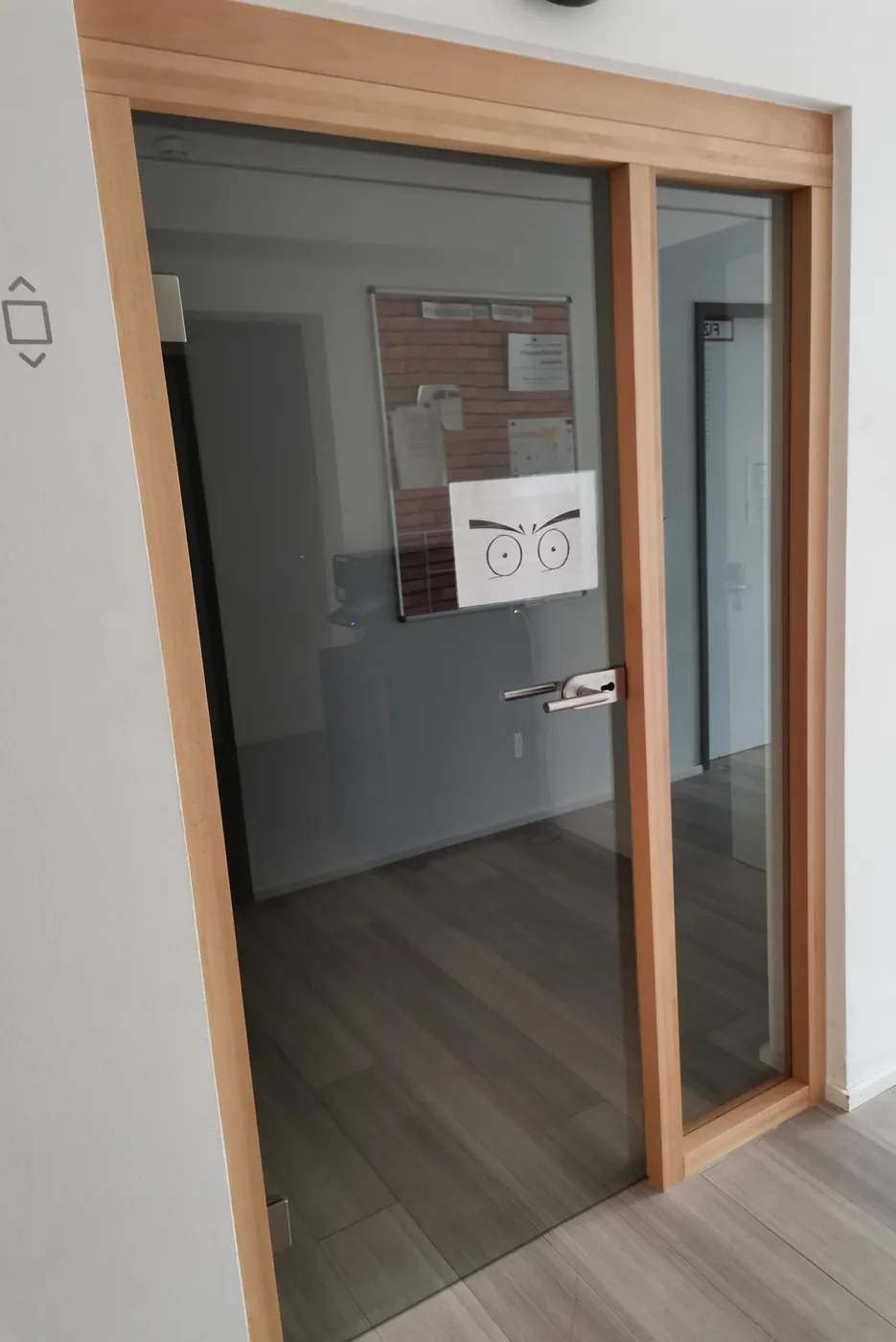 Blockrahmen aus Buche massiv mit Ganzglastür und verglastem Seitenteil