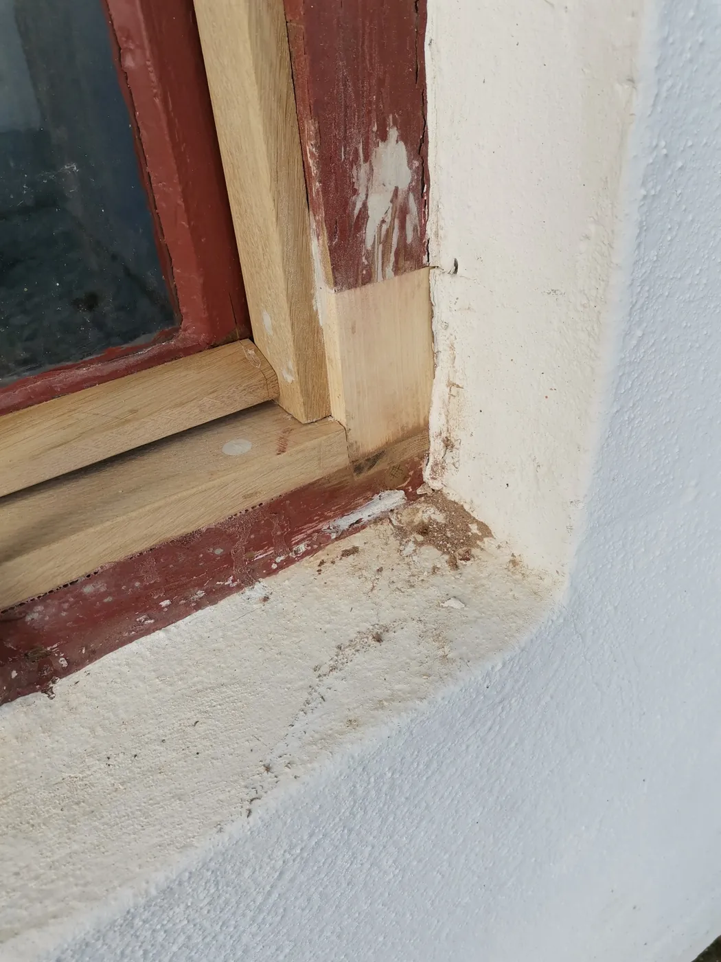 Sanierungsmaßnahme an einem historischen Fenster im Bestand